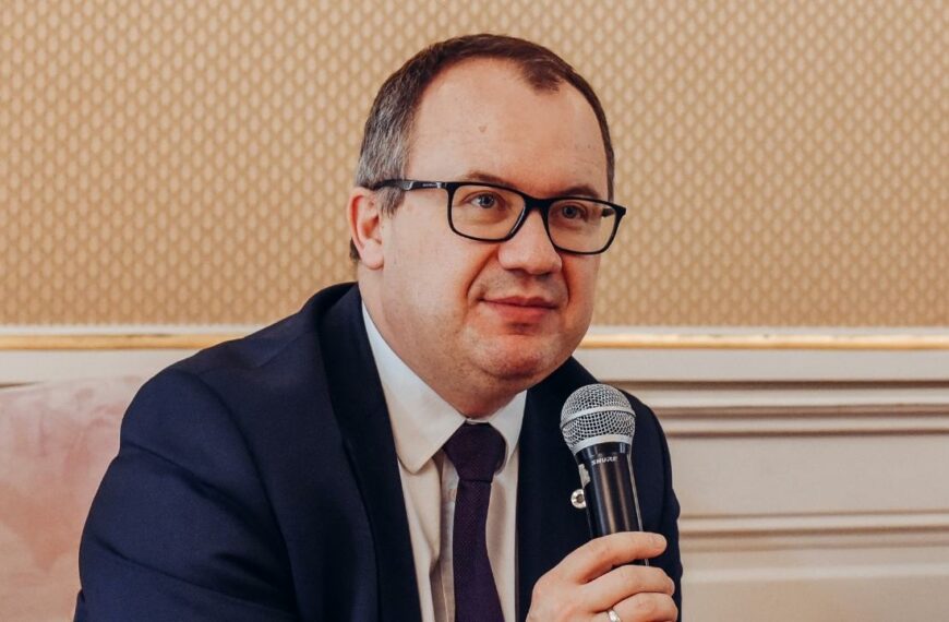 Adam Bodnar podczas spotkania w Dworku Białoprądnickim.