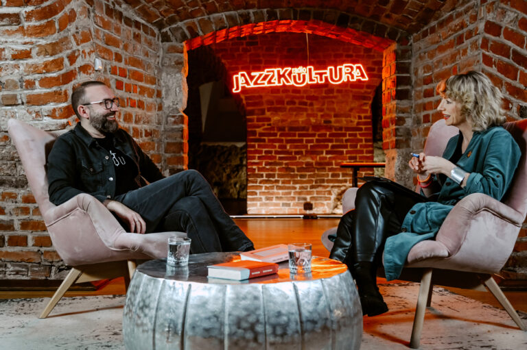 Tomasz Stawiszyński podczas wywiadu