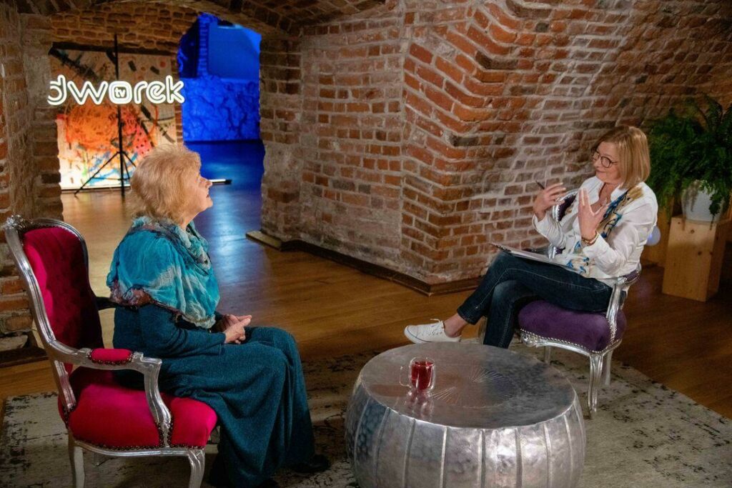 Olga Szwajgier w czasie wywiadu w Dworek TV