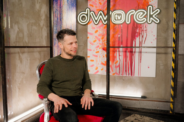Jakub Rozwadowski w studiu Dworek TV