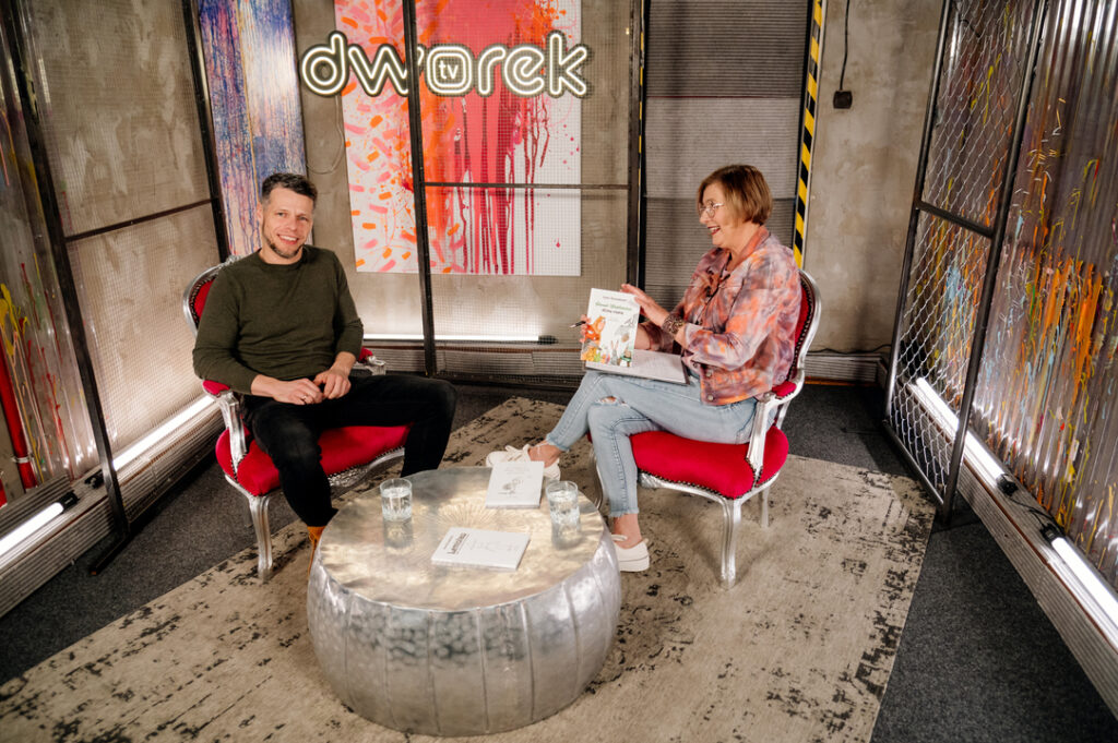 Jakub Rozwadowski i Renata Głowacka w studiu Dworek TV