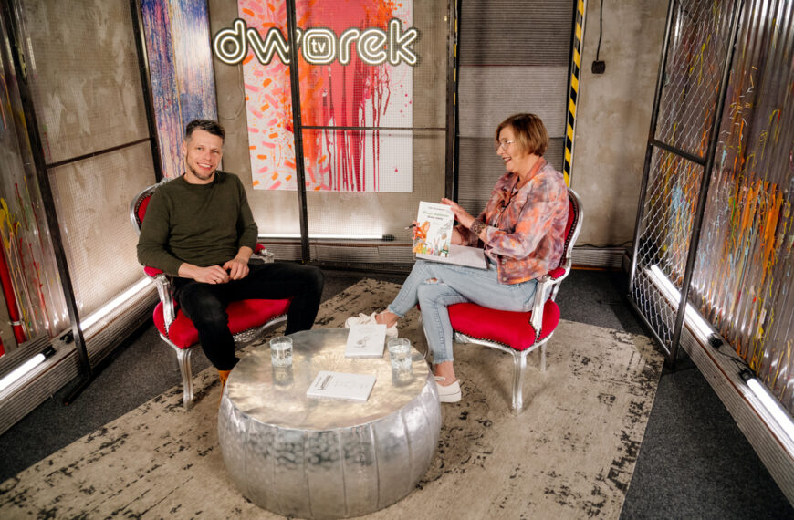 Jakub Rozwadowski i Renata Głowacka w studiu Dworek TV