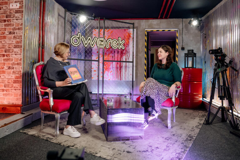 Paulina Nawrocka - Olejniczak i Renata Głowacka w studiu Dworek TV