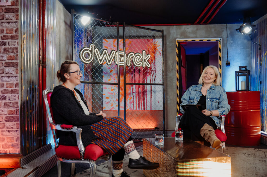 Agnieszka Dziadek w czasie nagrania w Dworek TV
