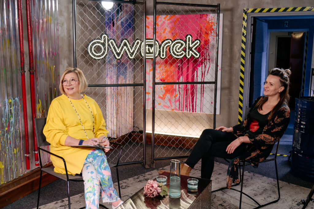 Anna Deja i Renata Głowacka podczas wywiadu w DworekTV