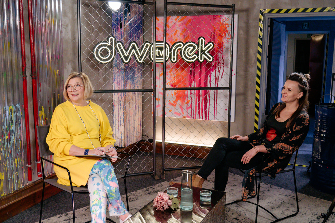 Anna Deja i Renata Głowacka podczas wywiadu w DworekTV