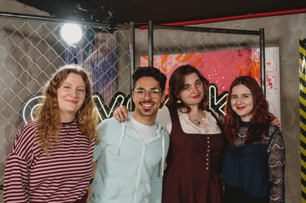Wolontariusze projektu IntegrART - na zdjęciu Guilherme Lobo, Sara Rodriguez, Andrady-Elena Bădică i Manon Blanc-Garin.