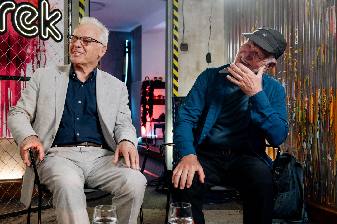 Piotr Chmieliński i Zbigniew Bzdak w czasie wywiadu w Dworek TV